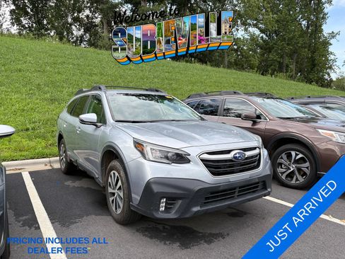 Used 2022 Subaru Outback Premium AWD/4WD image 1