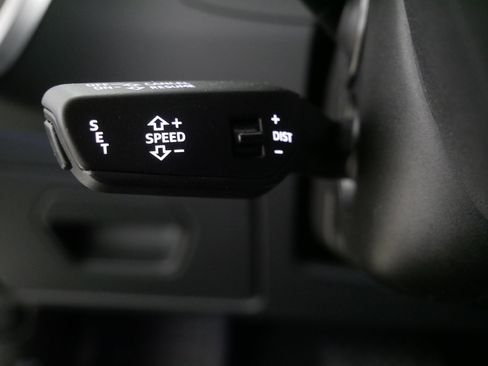 Used 2023 Audi A6 Premium image 32