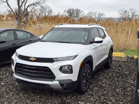 Used 2021 Chevrolet TrailBlazer LT w/ Sun and Liftgate Package image 1