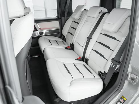 Used 2025 Mercedes-Benz G 63 AMG 4MATIC image 13