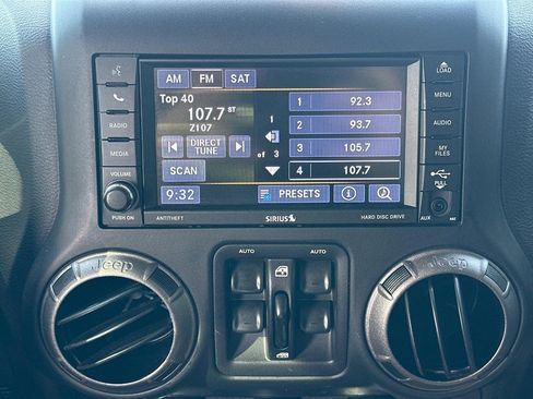 Used 2018 Jeep Wrangler Unlimited Sport S image 13