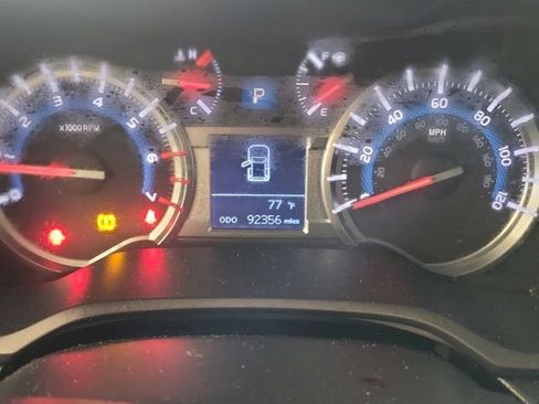 Used 2019 Toyota 4Runner SR5 AWD/4WD image 6