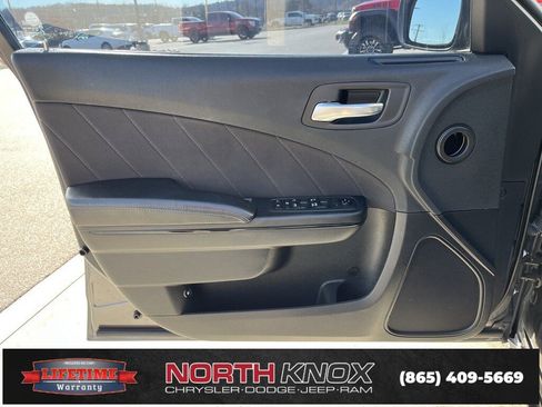 Used 2019 Dodge Charger SXT image 5