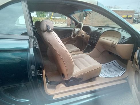 Used 1995 Ford Mustang Convertible RWD image 3