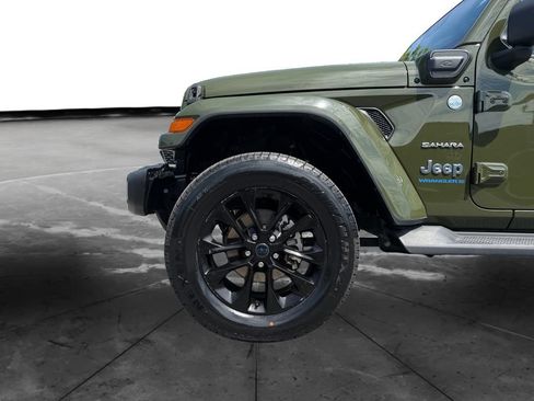 Used 2024 Jeep Wrangler Unlimited Sahara w/ Technology Group AWD/4WD image 14