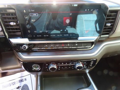 Used 2022 GMC Sierra 1500 SLT w/ SLT Convenience Package image 28