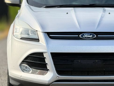 Used 2015 Ford Escape Titanium w/ Equipment Group 301A AWD/4WD image 11