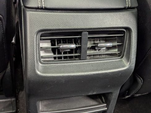 Used 2020 Ford Edge ST image 24