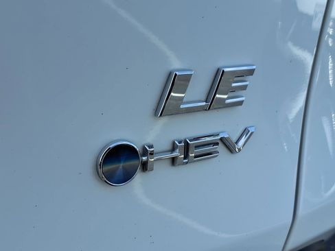 Certified 2025 Toyota RAV4 LE AWD/4WD image 31