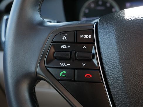 Used 2017 Hyundai Sonata Limited image 31