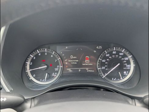 Used 2021 Toyota Highlander XLE AWD/4WD image 17
