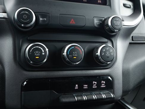 Used 2022 RAM 1500 Big Horn AWD/4WD image 19