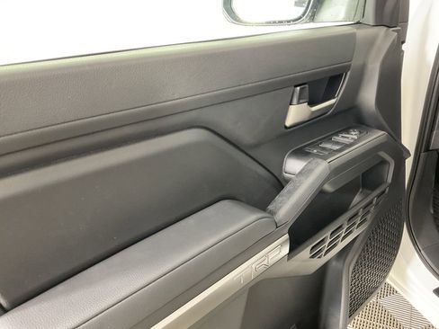 New 2025 Toyota Tacoma TRD Off-Road image 15