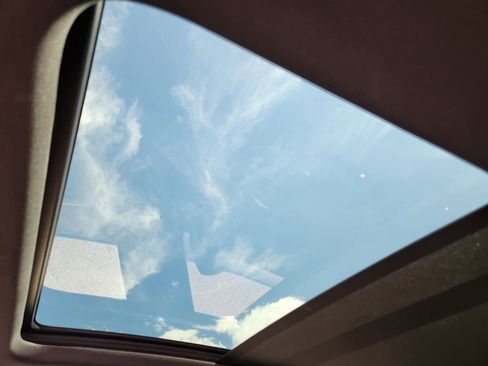 Used 2021 Volkswagen Atlas Cross Sport SE image 29