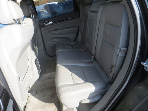 Used 2012 Jeep Grand Cherokee Laredo image 26