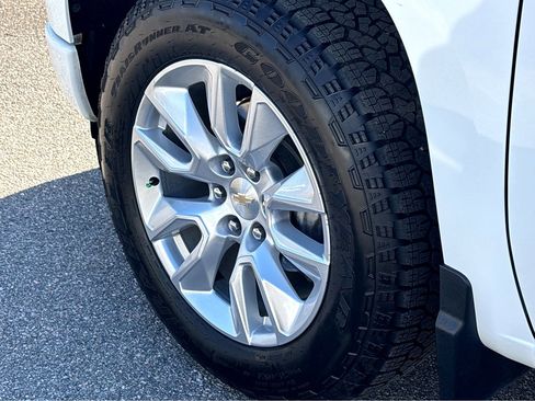 Certified 2023 Chevrolet Silverado 1500 Custom image 18