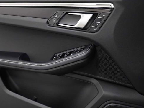 New 2026 Porsche Macan S image 17