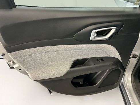 Used 2022 Jeep Compass Latitude image 26