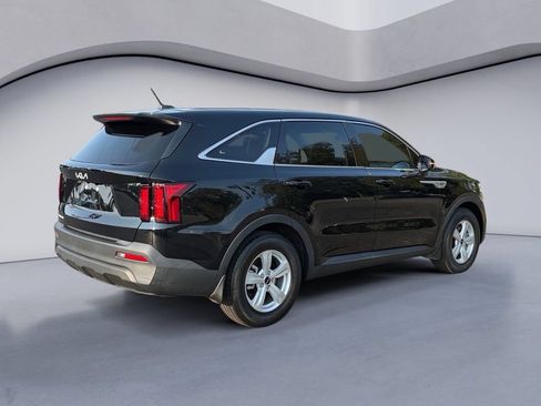 Used 2023 Kia Sorento LX FWD image 5