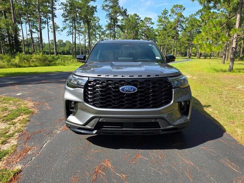 Used 2025 Ford Explorer ST-Line w/ Premium Package RWD image 8