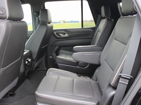 Used 2021 GMC Yukon SLT w/ SLT Premium Package image 27