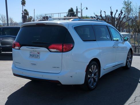 Used 2020 Chrysler Pacifica Limited w/ Tire & Wheel Group image 6