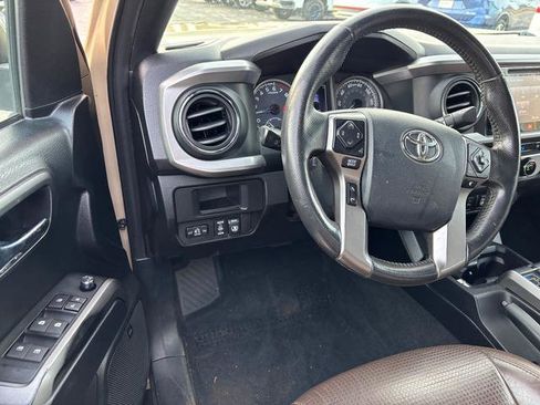 Used 2017 Toyota Tacoma Limited image 9