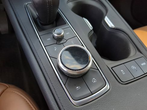 Used 2019 Cadillac XT4 Premium Luxury image 25