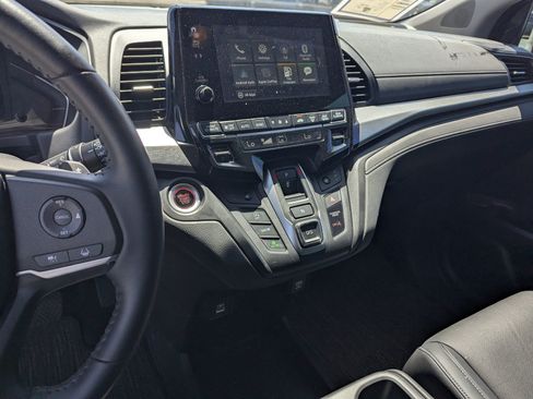 Used 2024 Honda Odyssey EX-L image 11