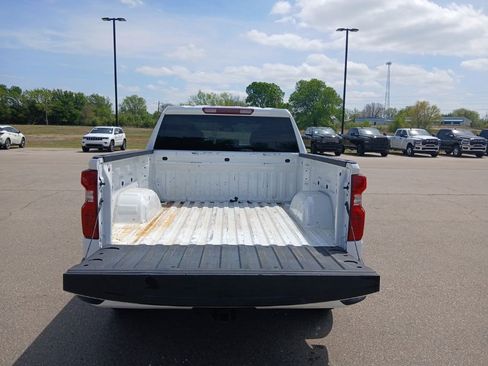 Used 2024 Chevrolet Silverado 1500 Custom image 12