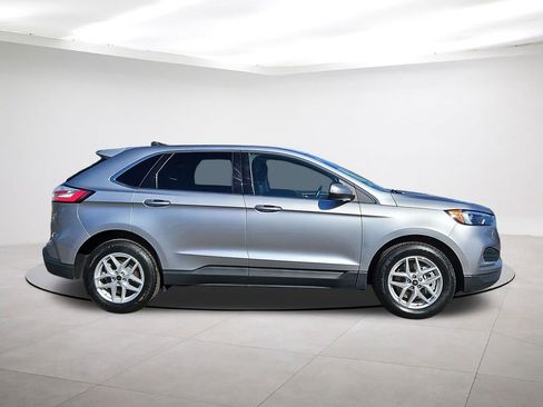Used 2024 Ford Edge SEL image 8