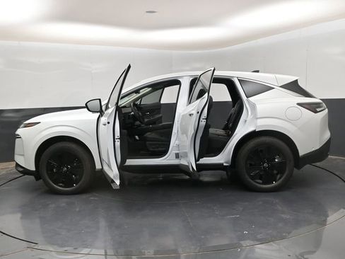 Certified 2025 Nissan Murano SV image 34