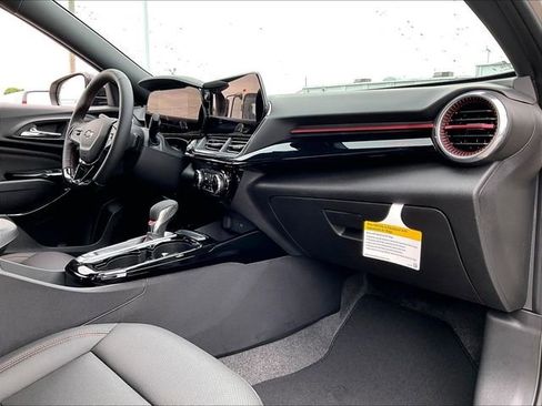 New 2026 Chevrolet Trax RS w/ Sunroof Package FWD image 9