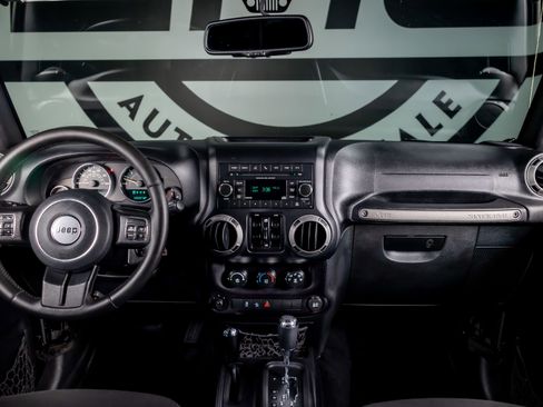 Used 2016 Jeep Wrangler Unlimited Sport w/ Quick Order Package 24S AWD/4WD image 2