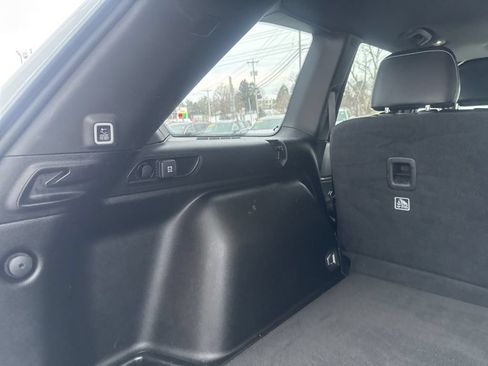 Used 2023 Jeep Grand Cherokee Altitude AWD/4WD image 15