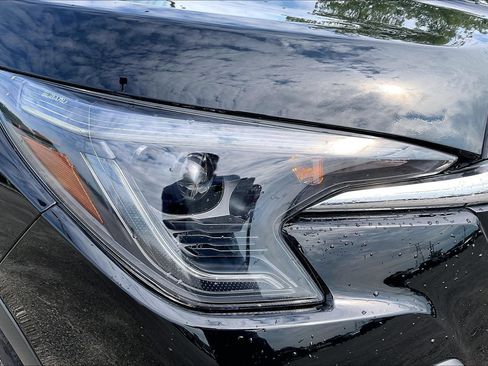 Certified 2025 Subaru Ascent Limited AWD/4WD image 19