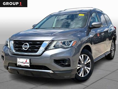 Used 2017 Nissan Pathfinder S image 1