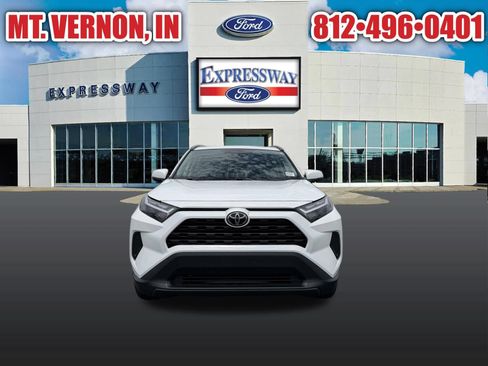 Used 2022 Toyota RAV4 XLE w/ Convenience Package AWD/4WD image 3