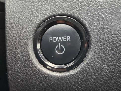 Used 2025 Toyota Camry LE image 21