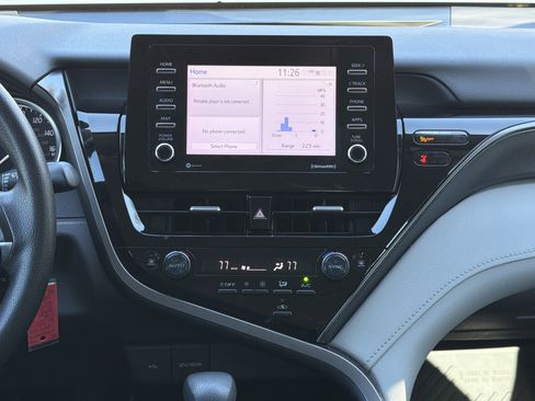 Used 2023 Toyota Camry LE image 3