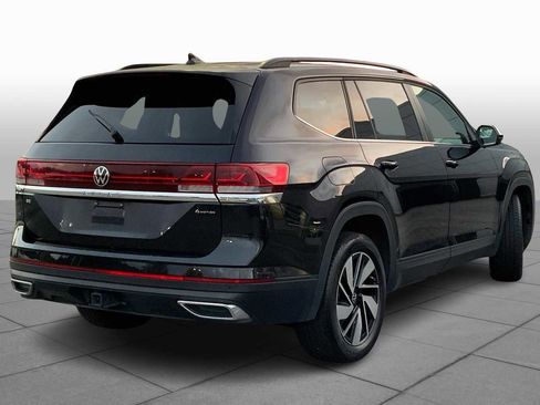Used 2024 Volkswagen Atlas SE image 12