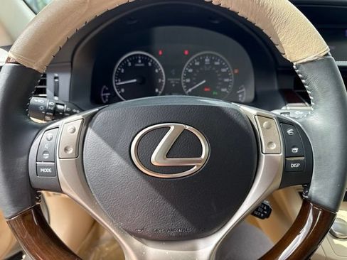Used 2014 Lexus ES 350 w/ Premium Package FWD image 12