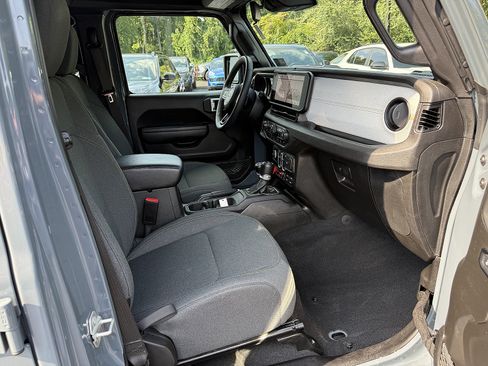 Certified 2024 Jeep Wrangler Unlimited AWD/4WD image 13