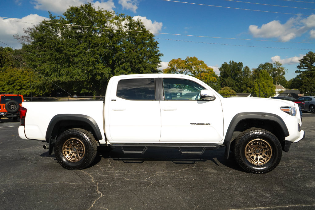 Used 2022 Toyota Tacoma SR5 w/ Trail Edition AWD/4WD image 2