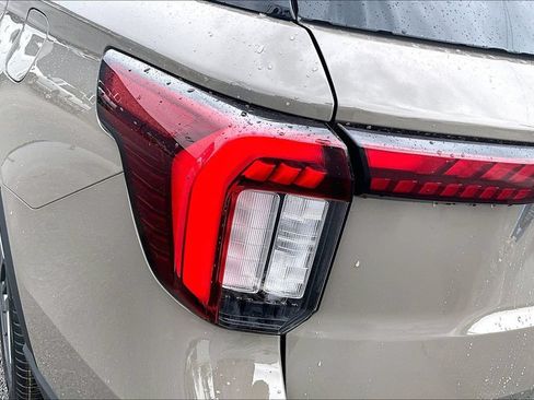 New 2026 Ford Explorer ST-Line w/ ST-Line Street Pack AWD/4WD image 23