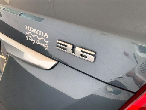 Used 2019 Cadillac XT5 Premium Luxury w/ Driver Assist Package image 10