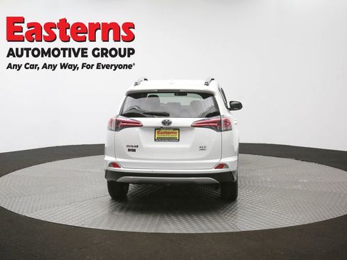 Used 2018 Toyota RAV4 XLE AWD/4WD image 39