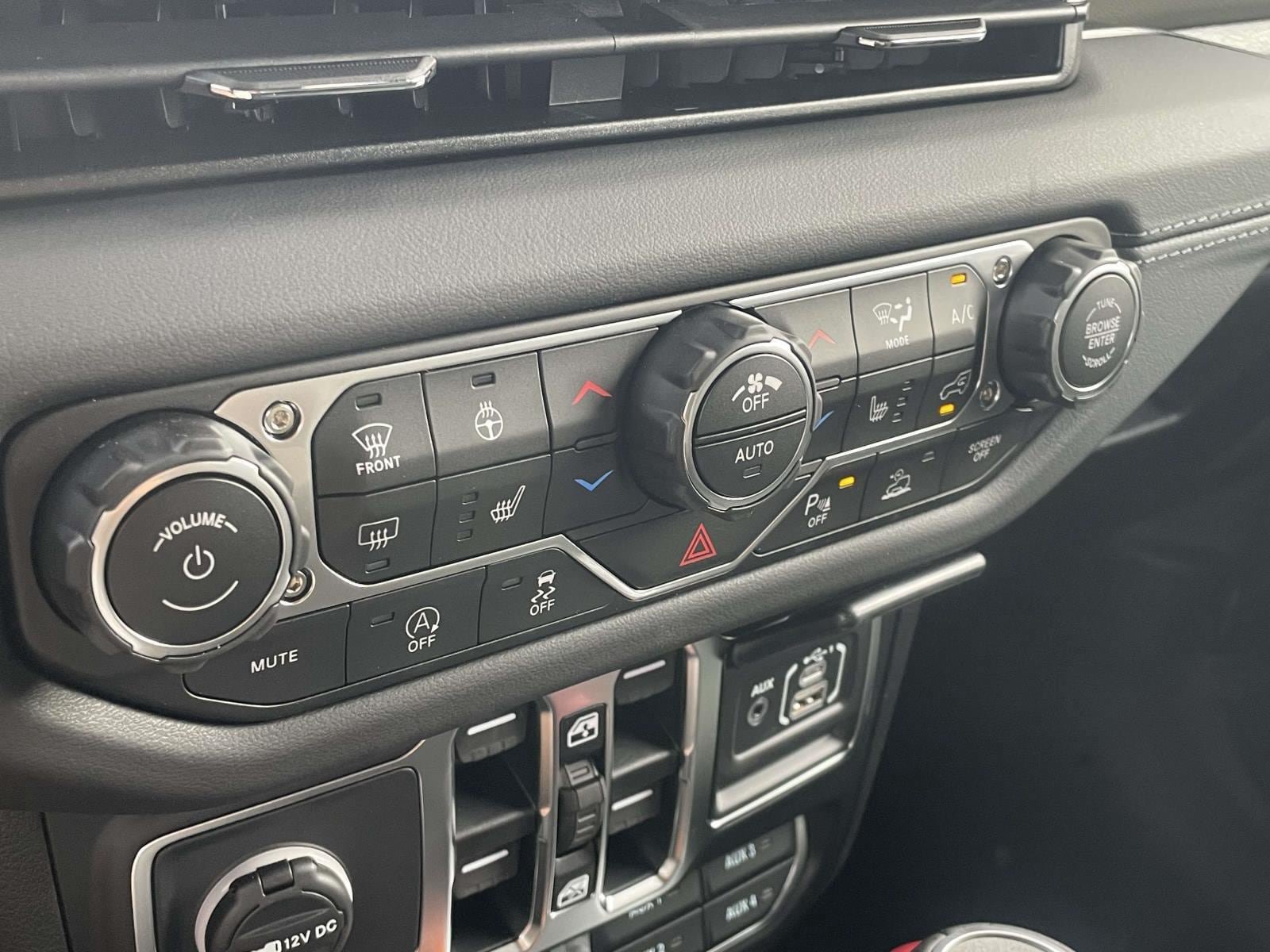 New 2026 Jeep Gladiator Mojave AWD/4WD image 15
