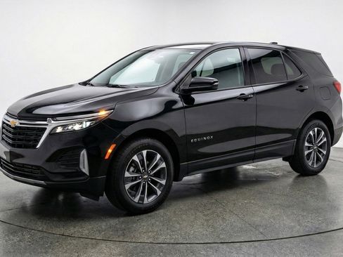 Used 2025 Chevrolet Equinox LT FWD image 3