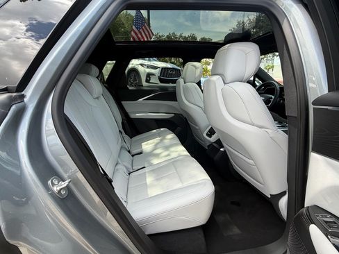 Used 2024 Cadillac Lyriq Luxury RWD image 17